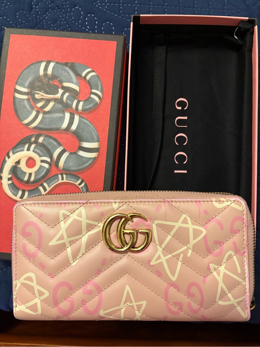 Limited Edition Gucci Pink Quilted GG Zip-Around Wallet with Star Motif
